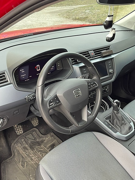 Seat Arona 10 of 15