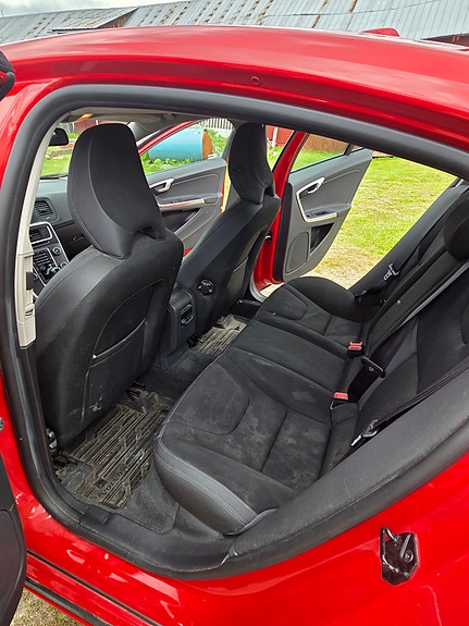 Volvo S60 8 of 19