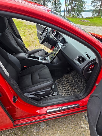 Volvo S60 11 of 19