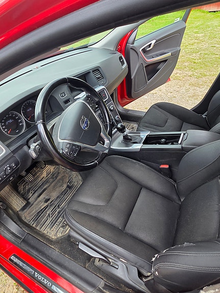 Volvo S60 7 of 19
