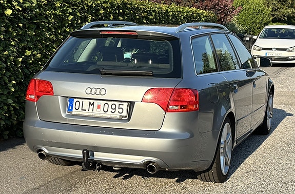 Audi A4 4 of 5
