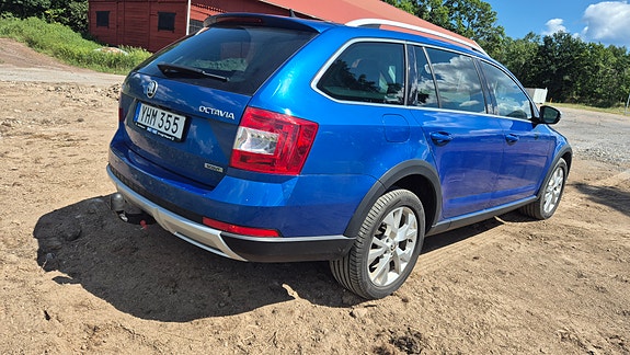 Skoda Octavia Scout 4 of 5