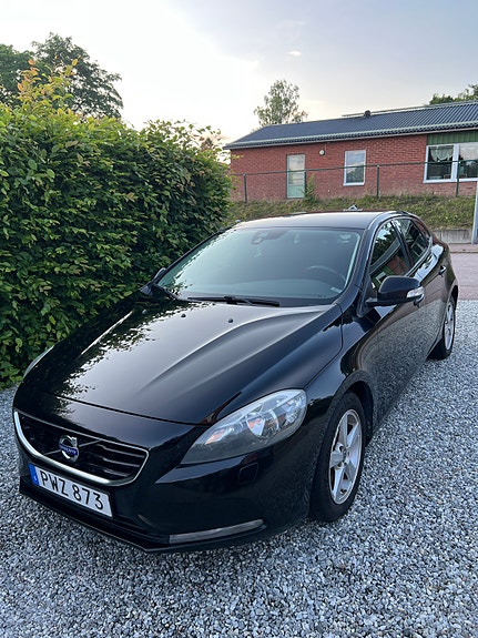 Volvo V40 3 of 12