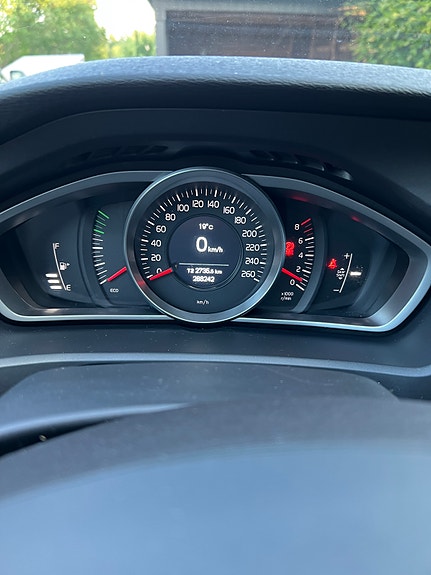 Volvo V40 8 of 12
