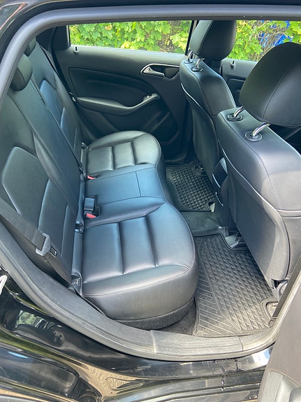 Mercedes-Benz B200 5 of 5