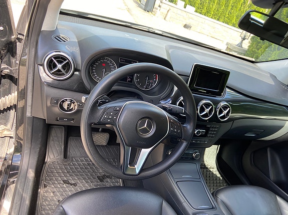 Mercedes-Benz B200 6 of 9