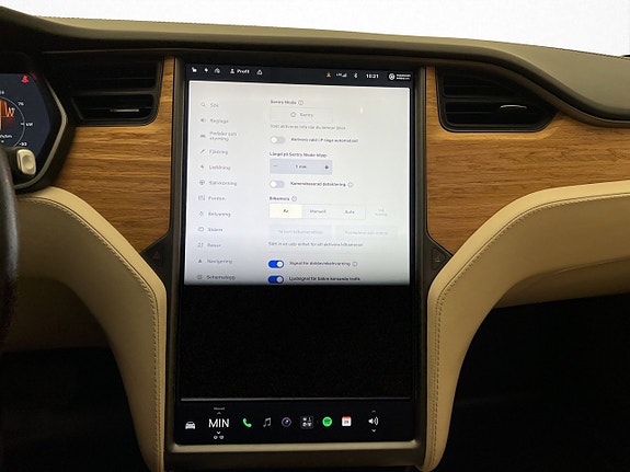 Tesla Model S 23 of 30