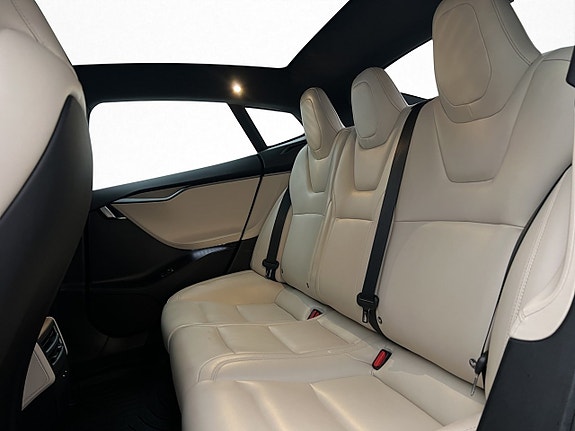 Tesla Model S 15 of 30
