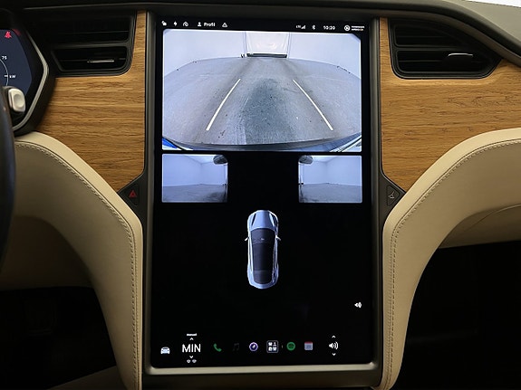Tesla Model S 13 of 30