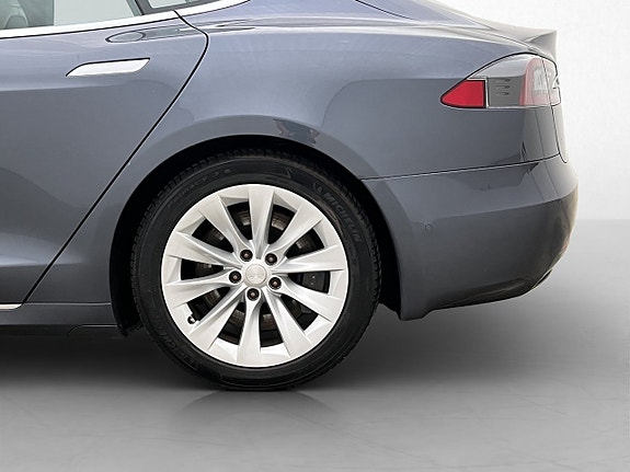 Tesla Model S 30 of 30