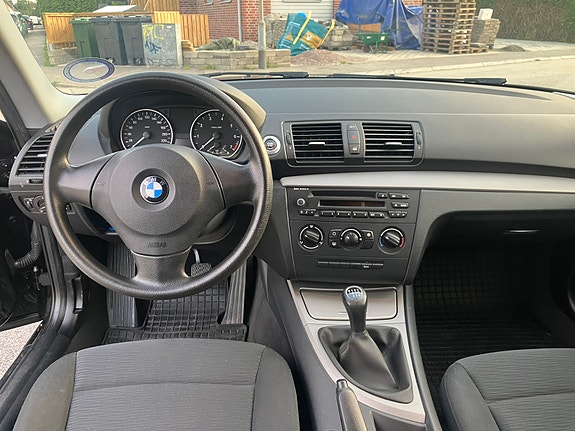 BMW 116i 8 of 14