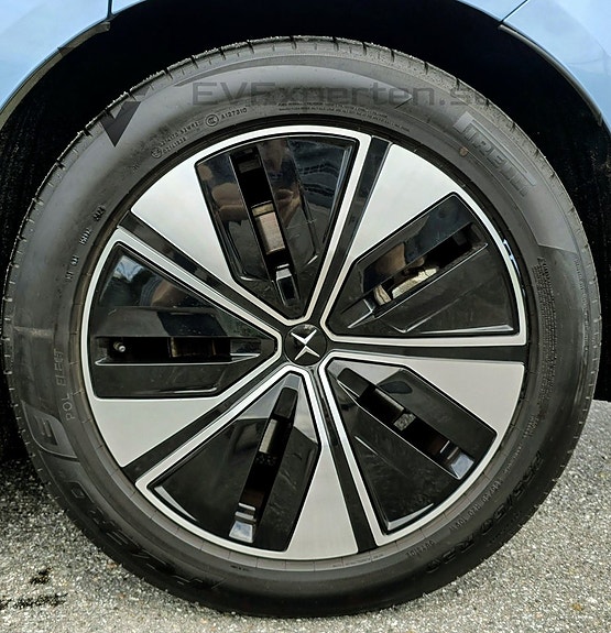 Polestar 4 10 of 26
