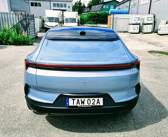 Polestar 4 6 of 26