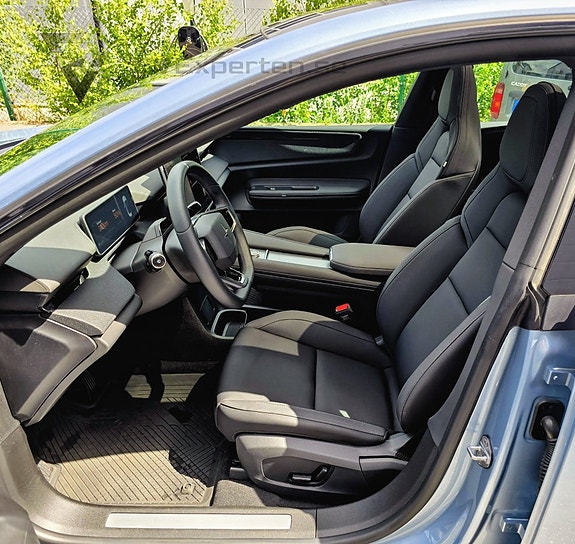Polestar 4 15 of 26