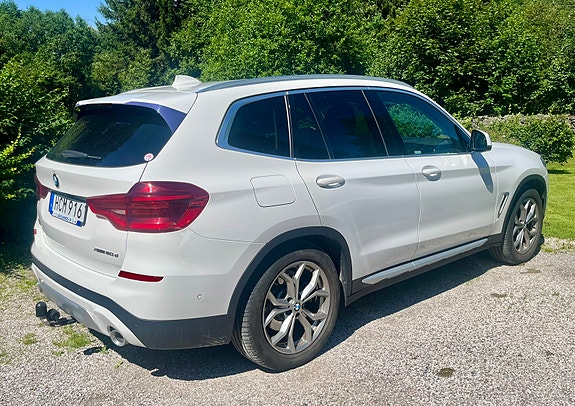 BMW X3 2 of 7