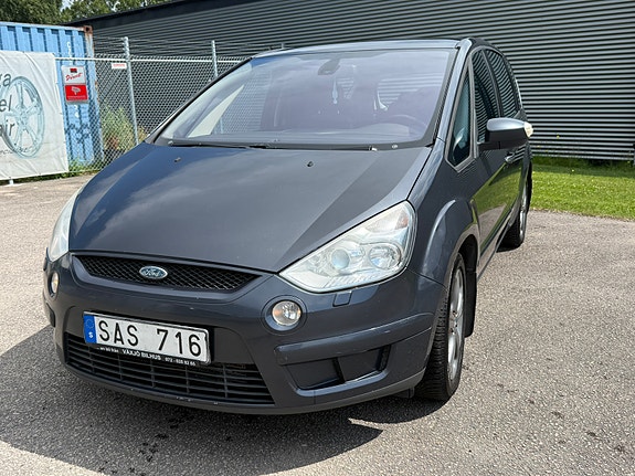 Ford S-MAX 5 of 15