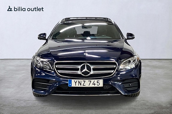 Mercedes-Benz E400 3 of 28