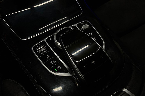Mercedes-Benz E400 22 of 28