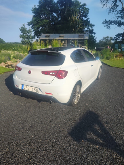 Alfa Romeo Giulietta 4 of 5
