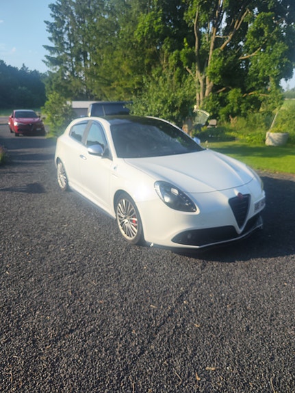 Alfa Romeo Giulietta 2 of 5