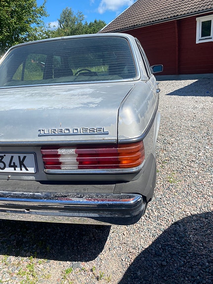 Mercedes-Benz 300 Td 1982 photo 2