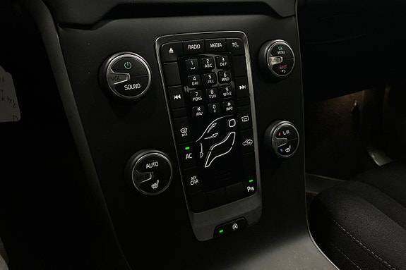 Volvo V40 Cross Country 23 of 26