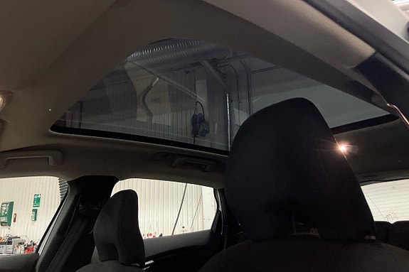 Volvo V40 Cross Country 18 of 26