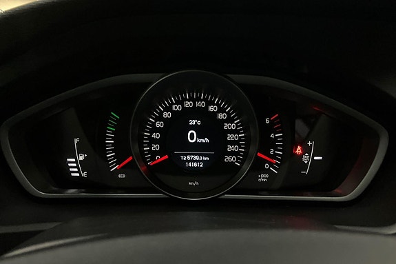 Volvo V40 Cross Country 17 of 26