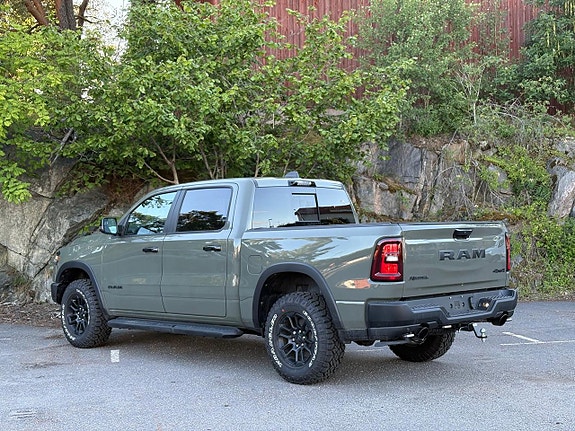 Dodge RAM 1500 3 of 5