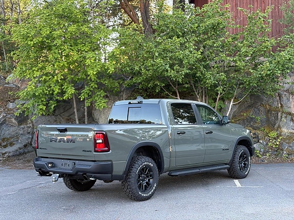 Dodge RAM 1500 5 of 5