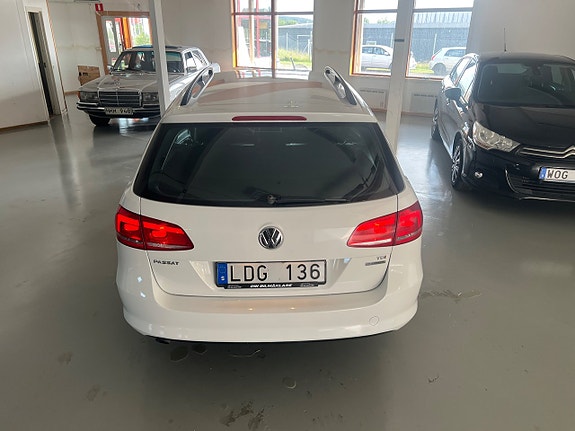 Volkswagen Passat 6 of 17