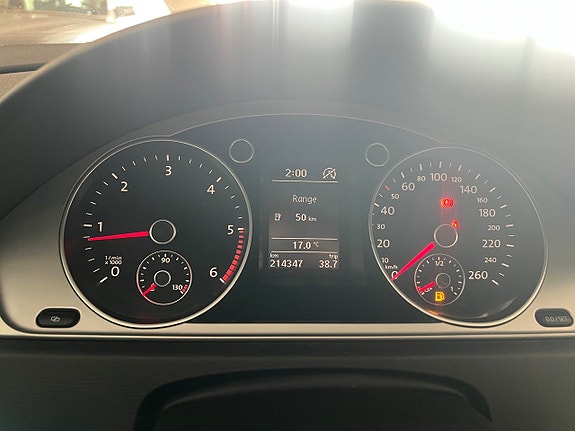 Volkswagen Passat 16 of 17