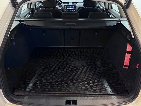 Skoda Octavia Scout 26 of 27
