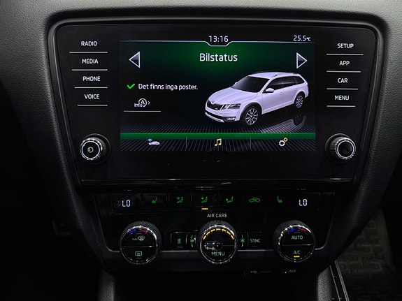 Skoda Octavia Scout 19 of 27