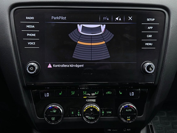 Skoda Octavia Scout 18 of 27
