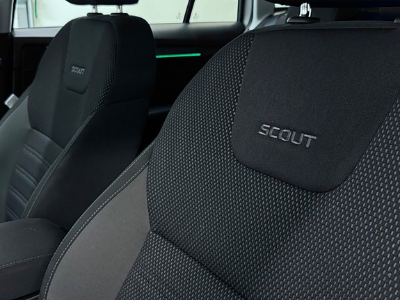 Skoda Octavia Scout 11 of 27