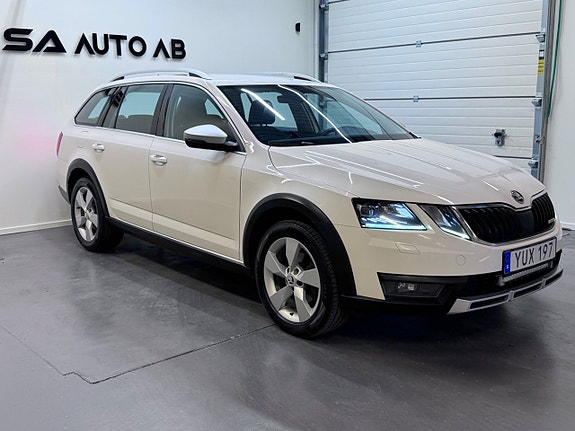 Skoda Octavia Scout 2 of 27