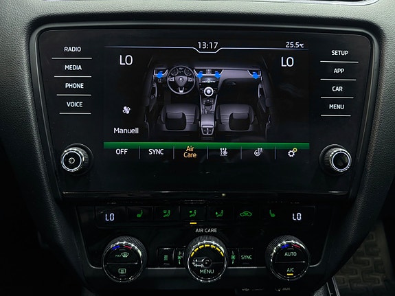Skoda Octavia Scout 22 of 27