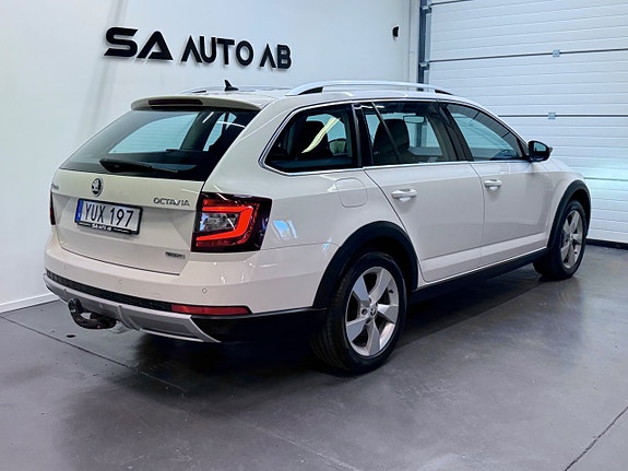 Skoda Octavia Scout 6 of 27