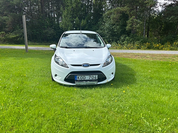 Ford Fiesta 4 of 5