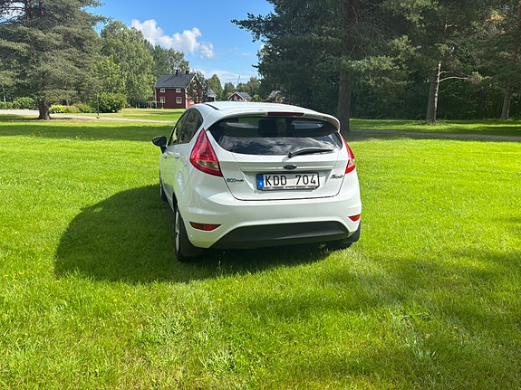 Ford Fiesta 2 of 5