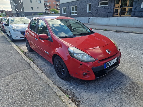 Renault Clio 2 of 13