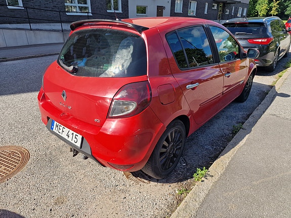 Renault Clio 10 of 13