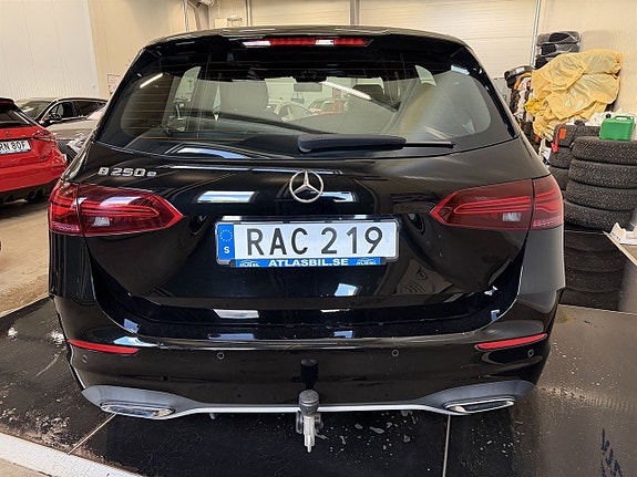 Mercedes-Benz B250 e 4 of 23