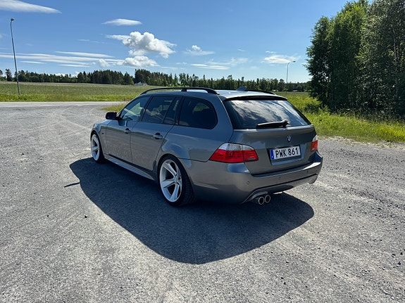 BMW 530d 3 of 5