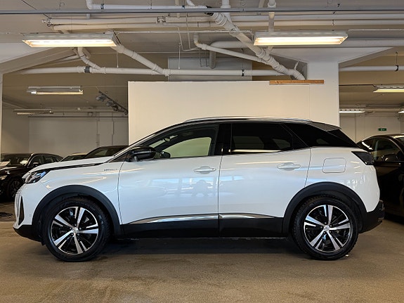 Peugeot 3008 2 of 5