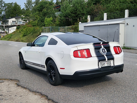 Ford Mustang 8 of 10