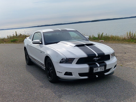 Ford Mustang 3 of 10