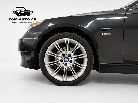 BMW 530d 3 of 5