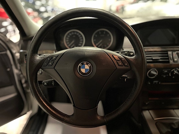 BMW 520i 16 of 21